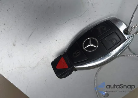 2011 Mercedes-Benz Glk 350 4Matic z USA, uszkodzony, nr VIN WDCGG8HB6BF637449